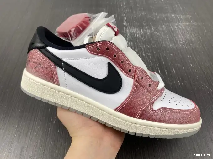 Reps TB BLACK' LOW ROOM 1 X JORDAN AIR 'RED OG TROPHY FN0432-017 0517